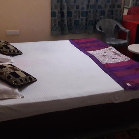 Shanti Guesthouse Bhubaneswar Esterno foto